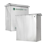 Caixa de carregamento para veículos elétricos em aço inoxidável com orifícios pré-perfurados.