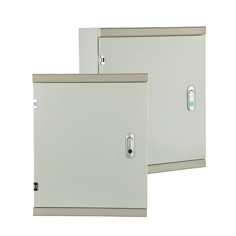 Caixa industrial para alojamento de PLC e controlador.