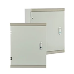 Caixa industrial para alojamento de PLC e controlador.