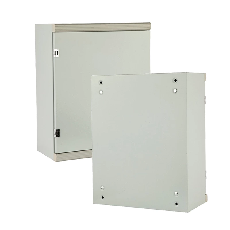 Caixa à prova de intempéries com terminal de aterramento integrado.