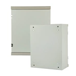 Caixa elétrica com entradas pré-perfuradas em todos os lados.