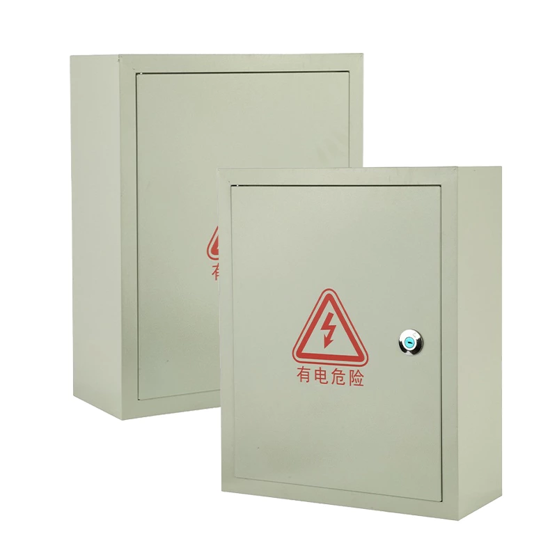 Caixa metálica com fundo perfurado para refrigeração.