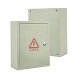 Caixa elétrica com vedação para entrada de cabos