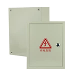 Caixa de junção externa com prensa-cabos