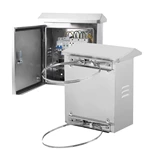 Armário de monitoramento externo com proteção contra surtos